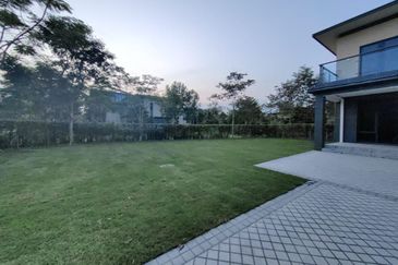 Forest City Golf Resort, Gelang Petah