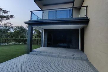 Forest City Golf Resort, Gelang Petah