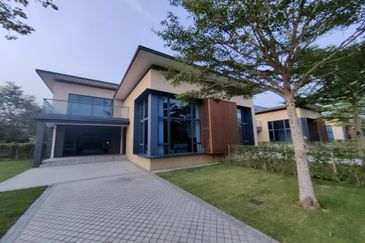 Forest City Golf Resort, Gelang Petah