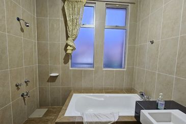 Bina Park Bandar Seri Alam