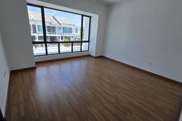 ATHIRA, Bandar Bukit Raja