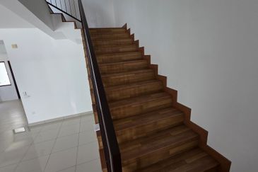 ATHIRA, Bandar Bukit Raja