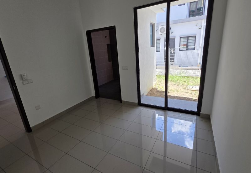 ATHIRA, Bandar Bukit Raja