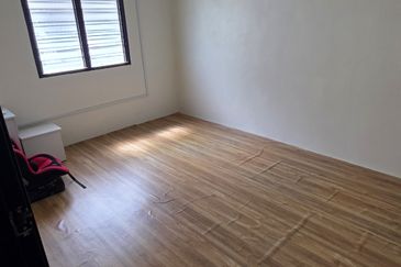 Ground Floor Well Maintained Sri Ayu Apartment for sale