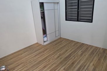 Ground Floor Well Maintained Sri Ayu Apartment for sale