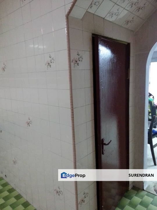 Nonbumi double storey with balcony shah alam Sek18 for sale, Selangor, Shah Alam