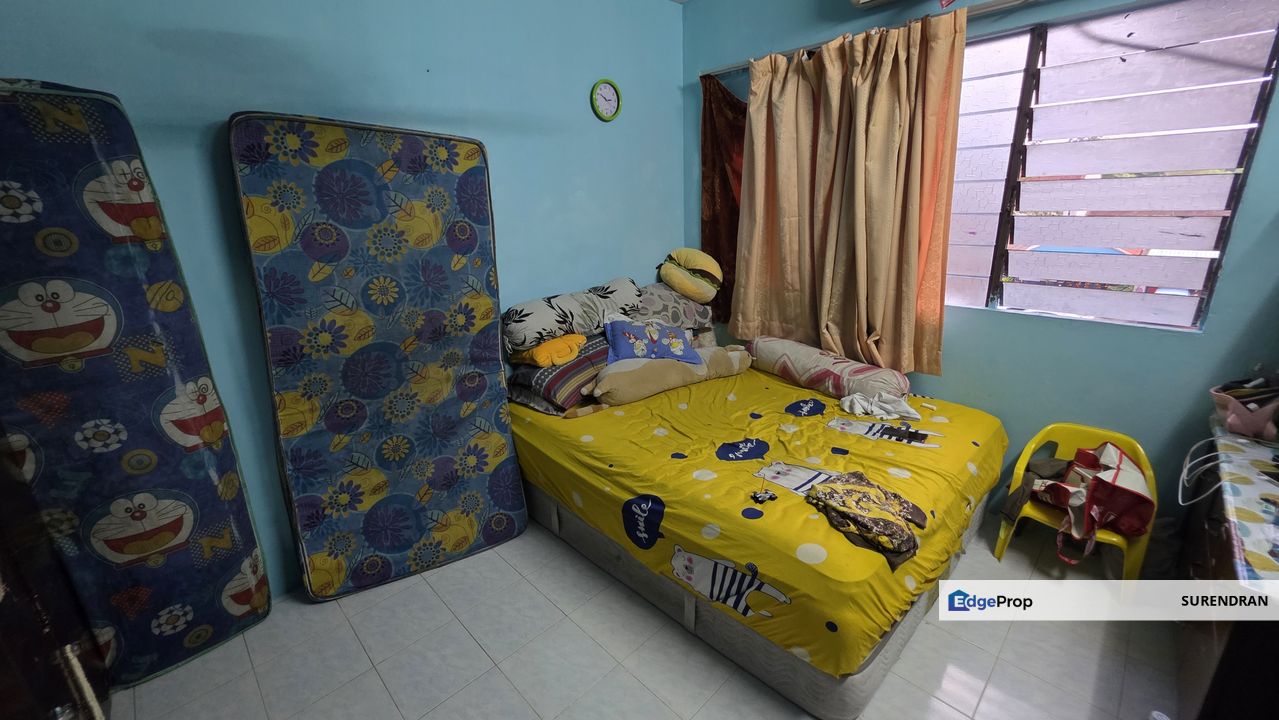 Seksyen 24 Shah Alam Non bumi 2nd Floor walk up apartment for sale , Selangor, Shah Alam