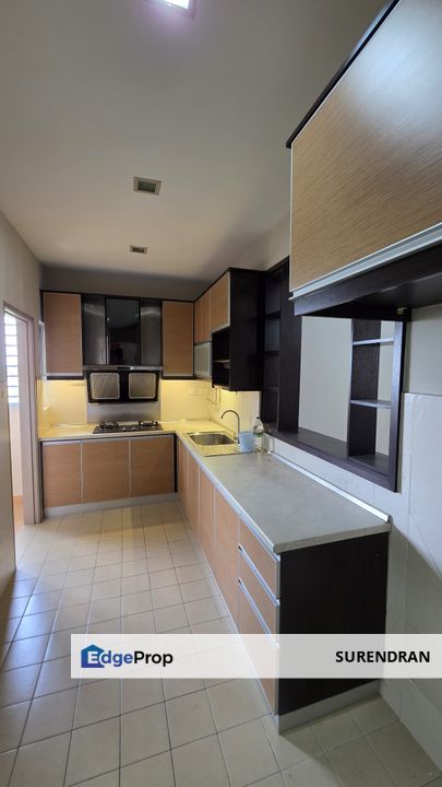 Freehold High Floor Corner Aman Heights condo & additional parking for sale, Selangor, Seri Kembangan