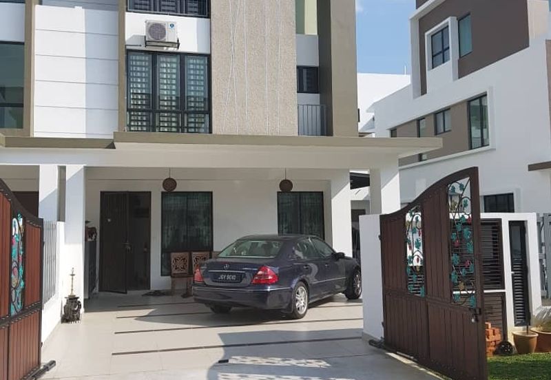 Setia Alam Setia Utama 1