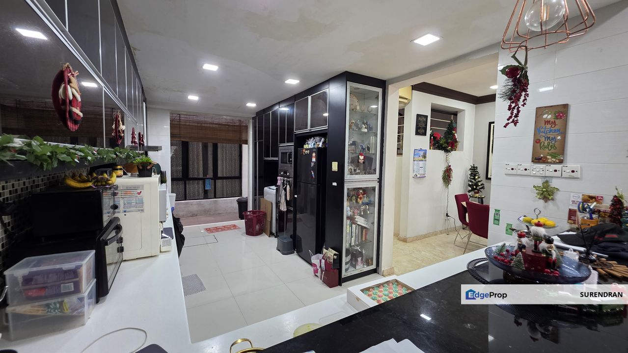 Lake Edge Puchong 2.5 Storey Intermediate Terrace for Sale Facing Lake, Selangor, Puchong