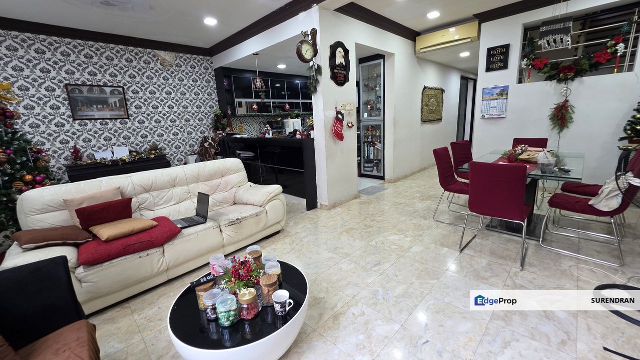 Lake Edge Puchong 2.5 Storey Intermediate Terrace for Sale Facing Lake, Selangor, Puchong