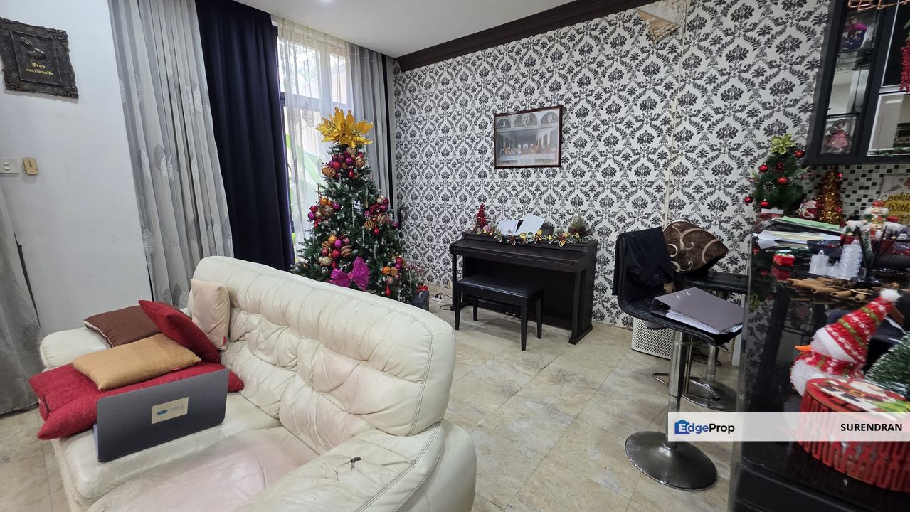 Lake Edge Puchong 2.5 Storey Intermediate Terrace for Sale Facing Lake, Selangor, Puchong