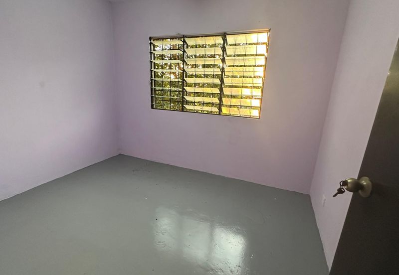 RM155k Pandamaran Flat
