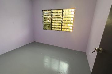 RM155k Pandamaran Flat