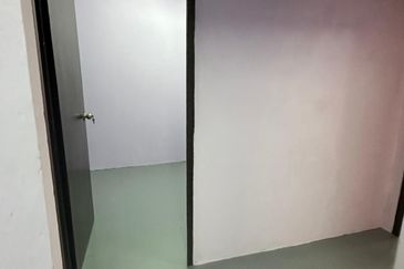 RM155k Pandamaran Flat