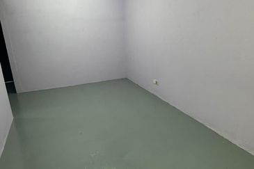 RM155k Pandamaran Flat