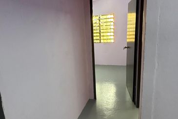 RM155k Pandamaran Flat