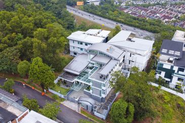 Country Heights Damansara 3.5 Storey Bungalow For Sale: 