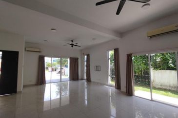 MYDiva, Perdana Lakeview East