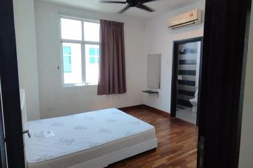 MYDiva, Perdana Lakeview East