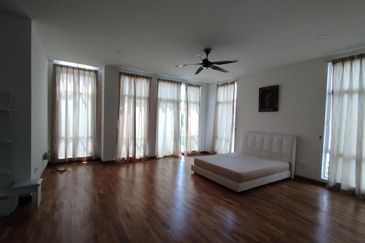 MYDiva, Perdana Lakeview East