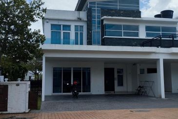 MYDiva, Perdana Lakeview East