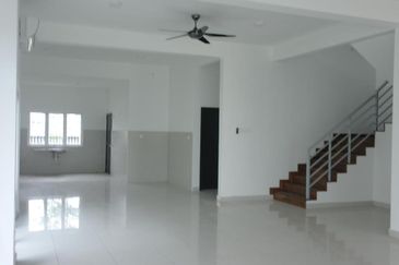 MYDiva, Perdana Lakeview East