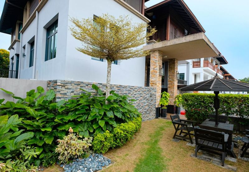 Triple Storey Bungalow Primo 1 The Enclave, Bukit Jelutong For Sale