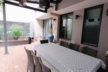 Triple Storey Bungalow Primo 1 The Enclave, Bukit Jelutong For Sale