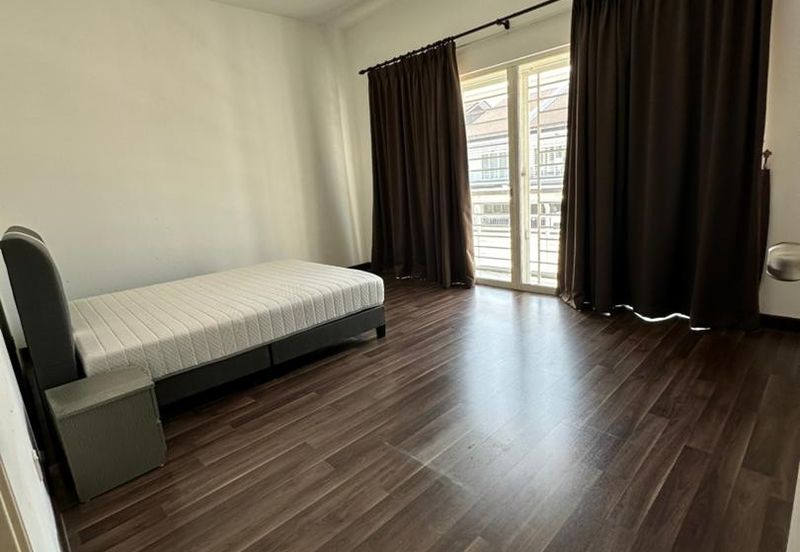 NILAI IMPIAN (LAMAN AZALEA)