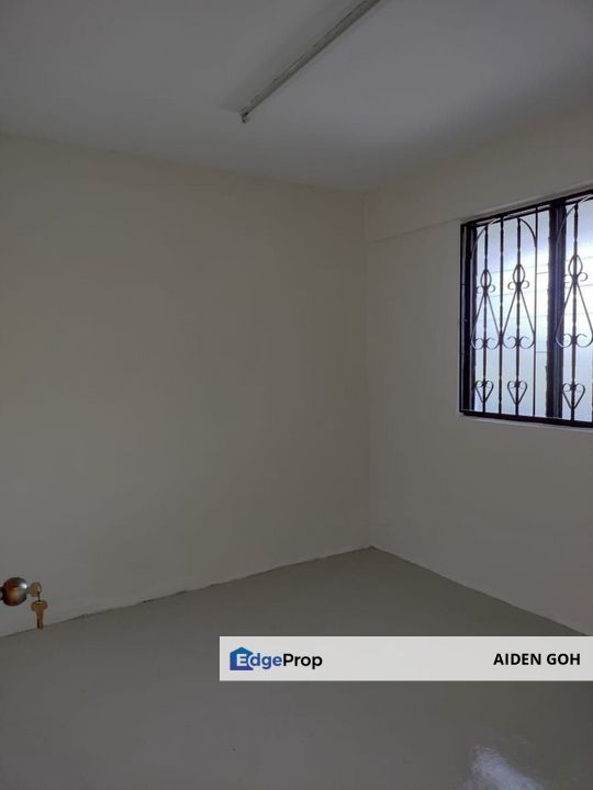 Flat Taman Ungku Tun Aminah Skudai Block 11 , Johor, Johor Bahru