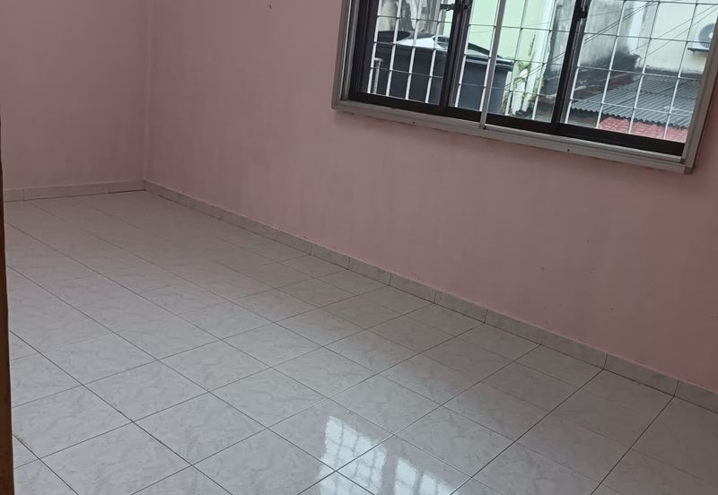 TAMAN UNIVERSITY INDAH