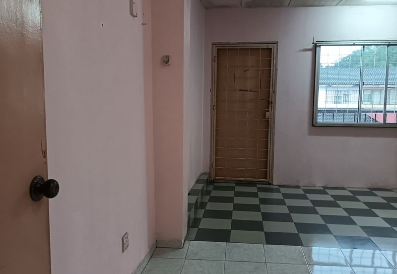 TAMAN UNIVERSITY INDAH