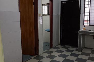 TAMAN UNIVERSITY INDAH