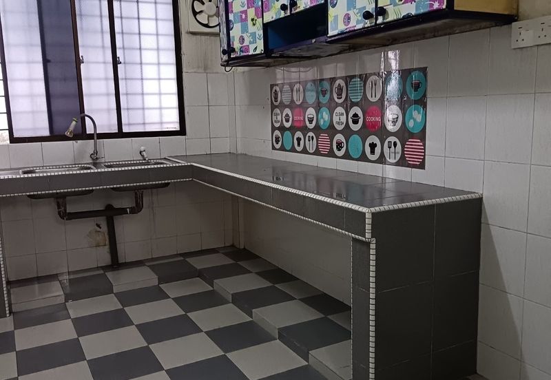 TAMAN UNIVERSITY INDAH