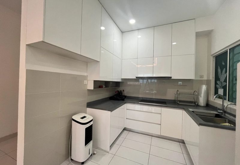 La Thea Residences @ 16 Sierra