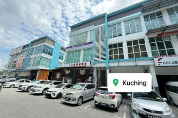 Tt3 3 Storey Commercial Shoplot For Sale/ for rent