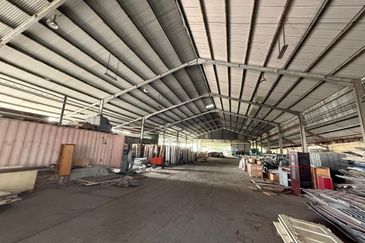 Bintawa Warehouse For rent 