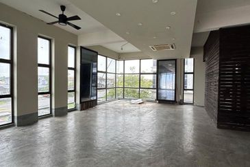 Matang Jaya 3 Storey Shoplot For Sale