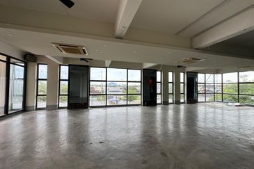 Matang Jaya 3 Storey Shoplot For Sale