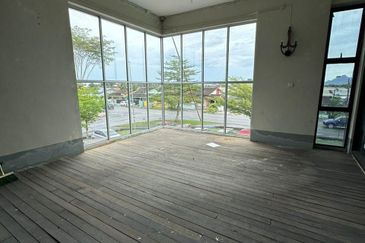 Matang Jaya 3 Storey Shoplot For Sale