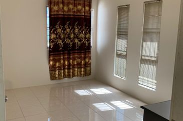 Taman Centurion Stutong Baru Double storey Terrace Corner For rent 