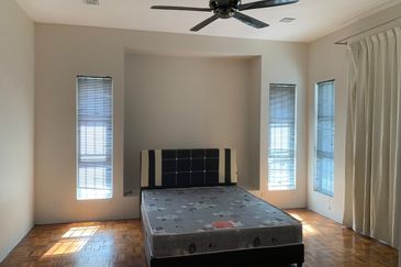 Taman Centurion Stutong Baru Double storey Terrace Corner For rent 