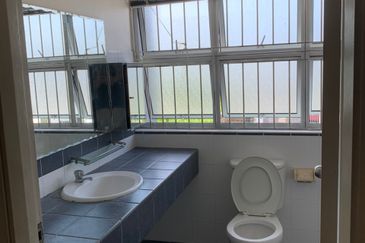 Taman Centurion Stutong Baru Double storey Terrace Corner For rent 