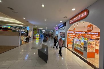 Summer mall Ground floor shop For Sale  