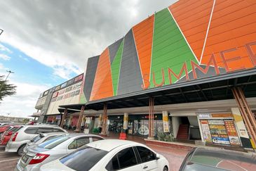 Summer mall Ground floor shop For Sale  