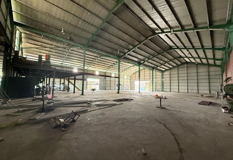 Bintawa Warehouse For rent 