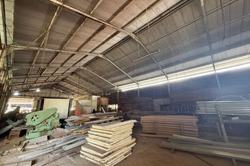 Bintawa Warehouse For rent 