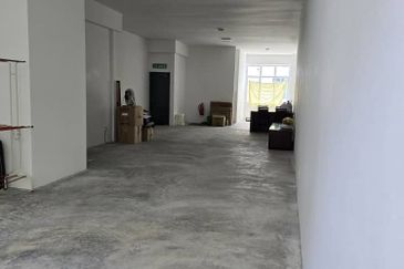 Tt3 3 Storey Commercial Shoplot For Sale/ for rent