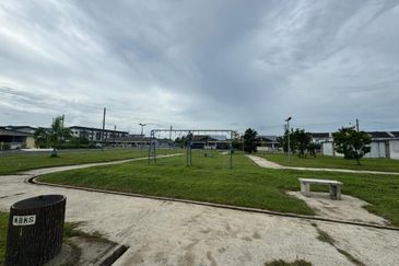 Single Storey Semi-D @ Stutong Baru For Rent